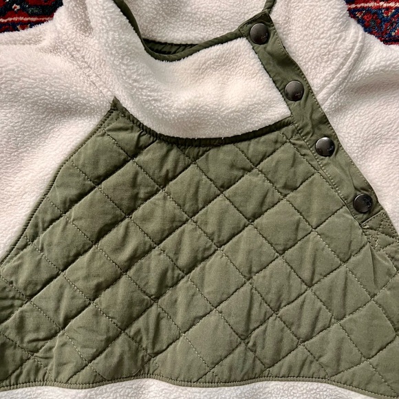 Abercrombie and Fitch Fleece Quilted Pullover M - Picture 4 of 6
